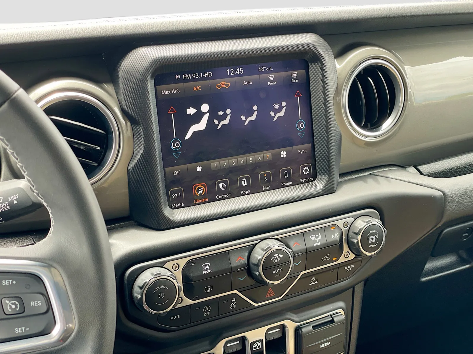Jeep Gladiator photo 12