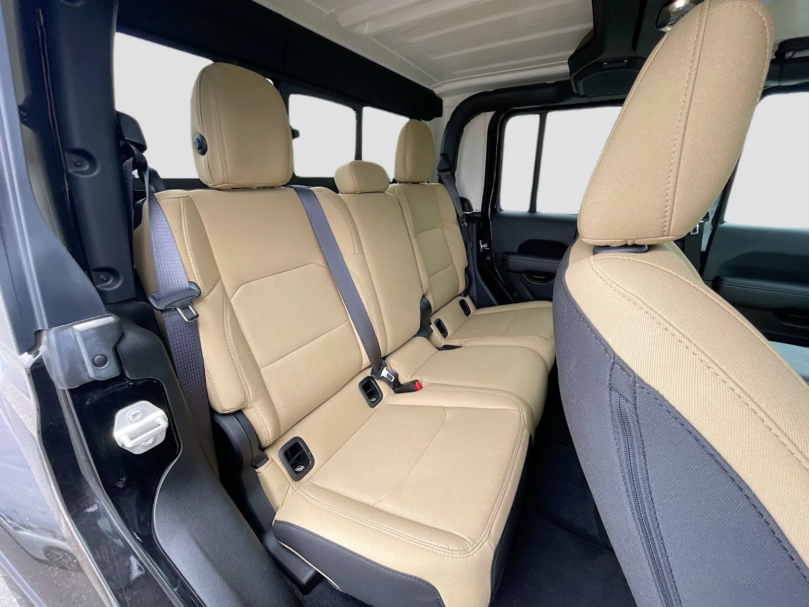 Jeep Gladiator photo 16