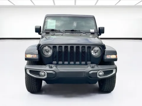 Photos of 2023 Jeep Gladiator Overland for sale in Fontana, CA at KarGenie