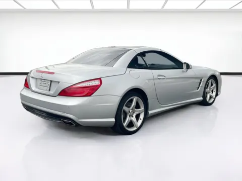 More photos of 2015 Mercedes-Benz SL-Class SL 400 at KarGenie, CA