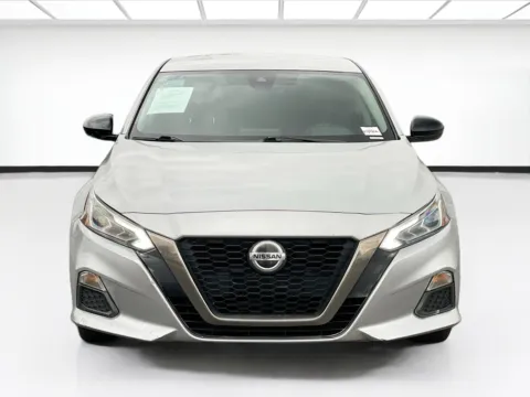 Photos of 2021 Nissan Altima 2.5 SR for sale in Fontana, CA at KarGenie