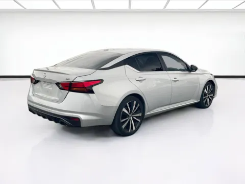 More photos of 2021 Nissan Altima 2.5 SR at KarGenie, CA