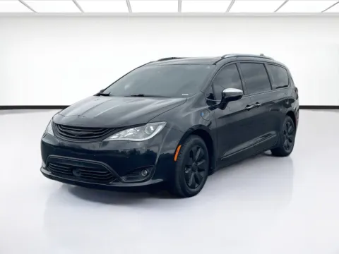 Black 2018 Chrysler Pacifica Hybrid Limited for sale in Fontana, CA