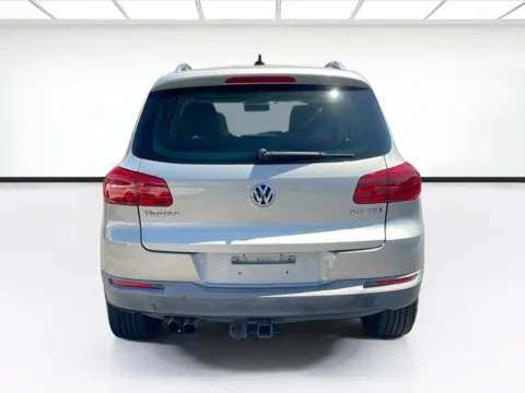 More photos of 2013 Volkswagen Tiguan SE at KarGenie, CA