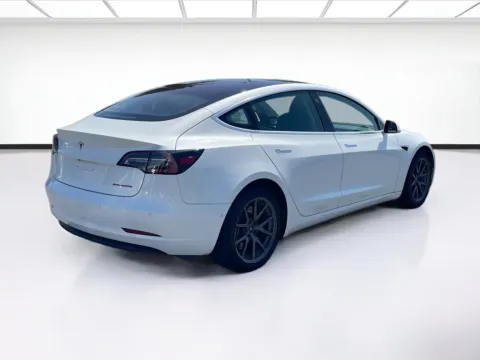 More photos of 2018 Tesla Model 3 Long Range Battery at KarGenie, CA