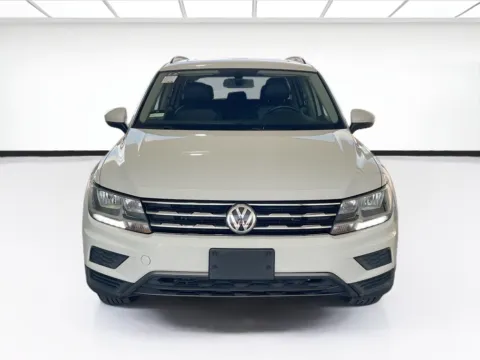 Photos of 2020 Volkswagen Tiguan SE for sale in Fontana, CA at KarGenie