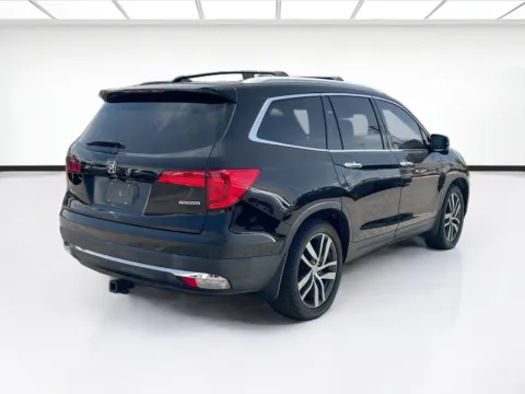 More photos of 2016 Honda Pilot Touring at KarGenie, CA