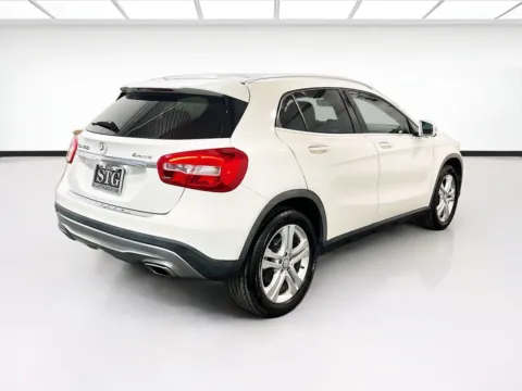 More photos of 2016 Mercedes-Benz GLA 250 at KarGenie, CA