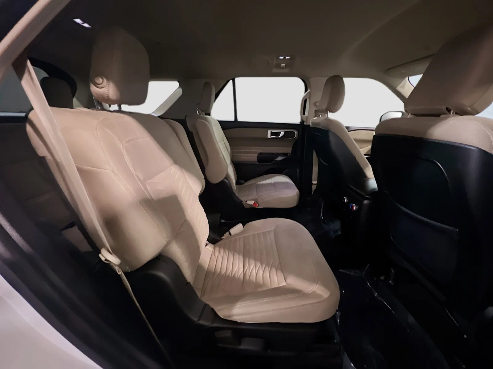 Ford Explorer photo 19