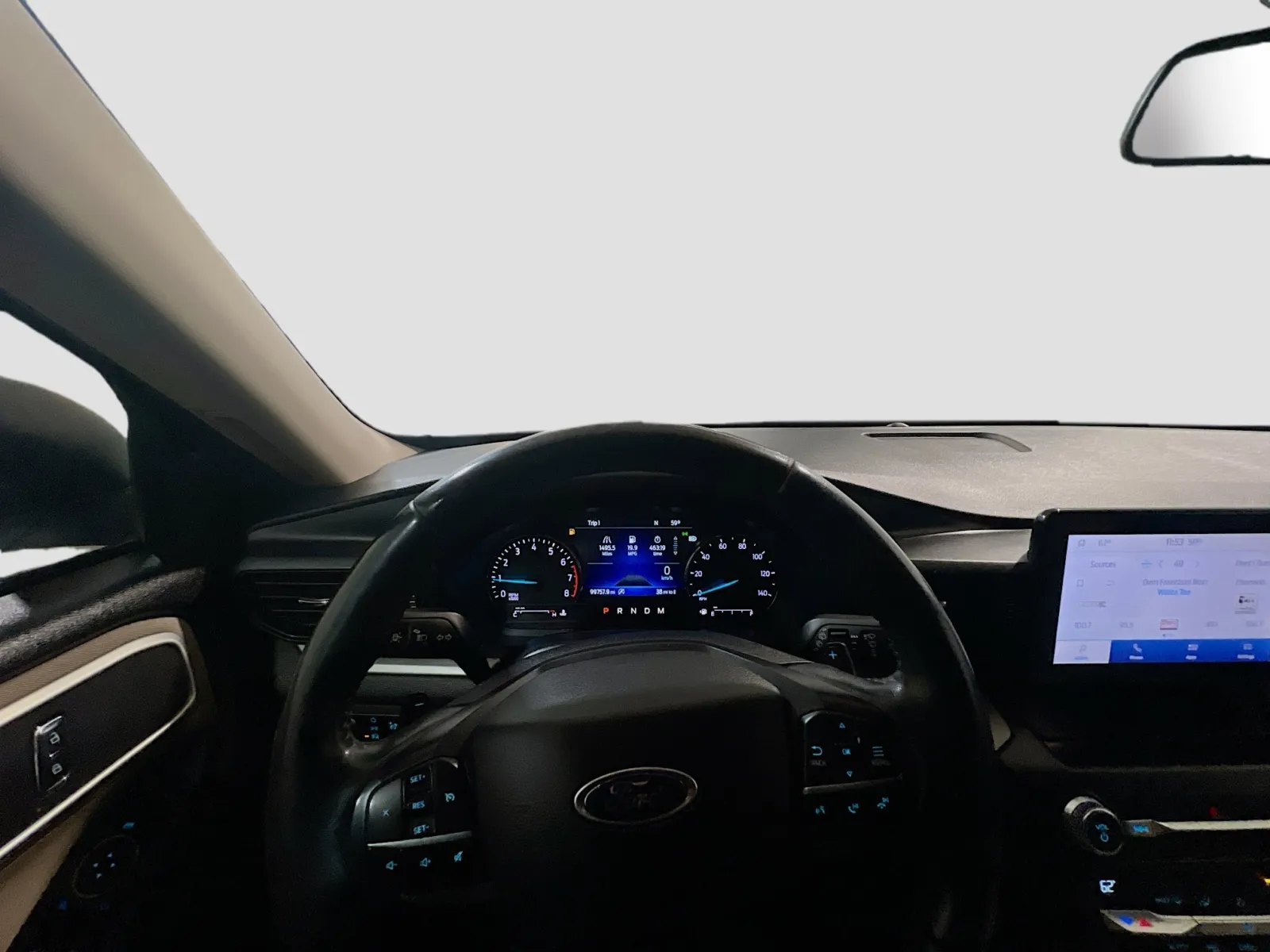 Ford Explorer photo 7