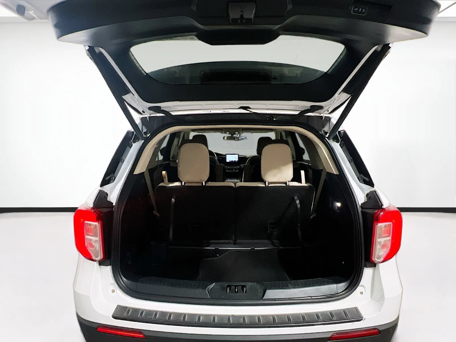 Ford Explorer photo 18