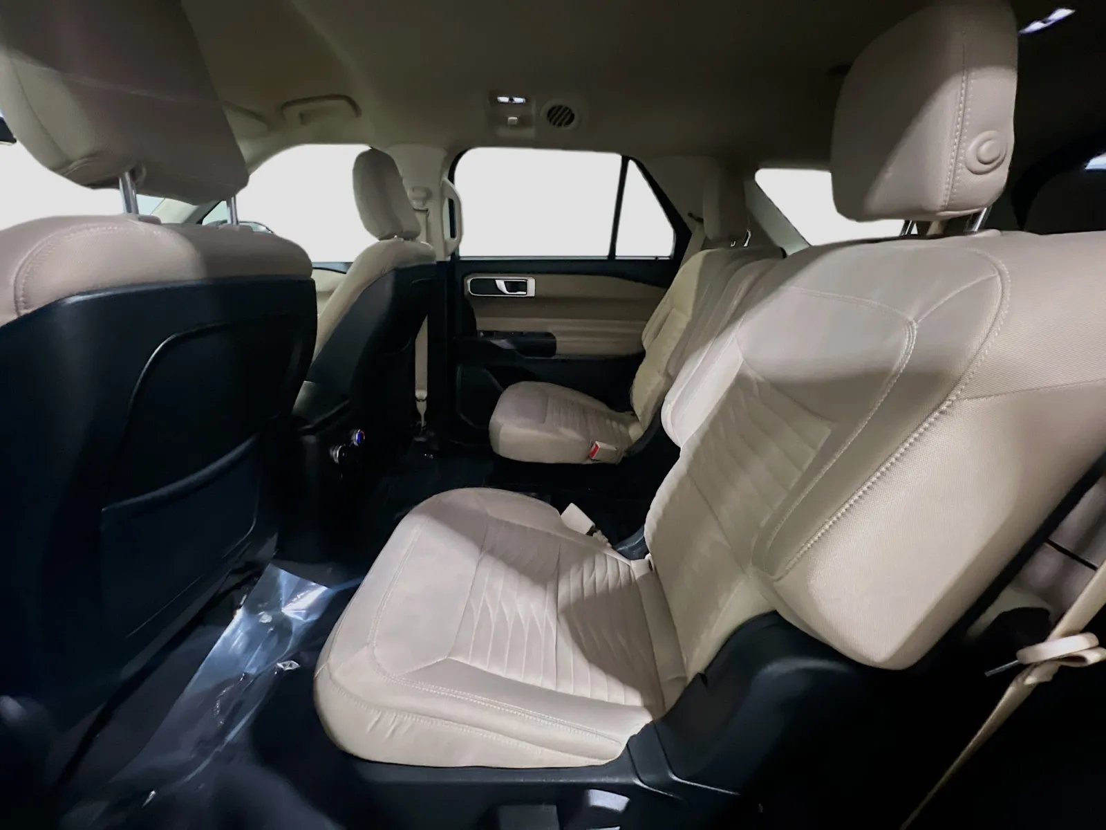 Ford Explorer photo 16