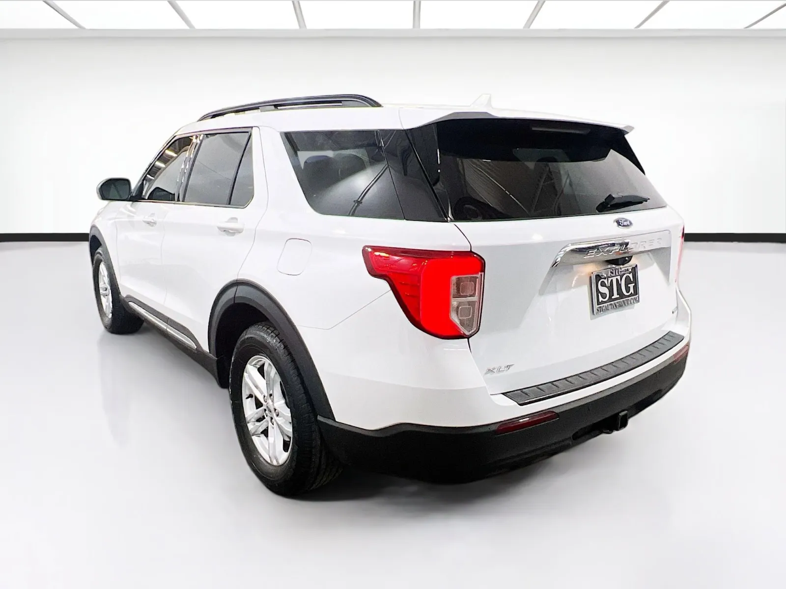 Ford Explorer photo 6