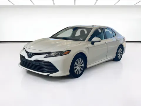 White 2020 Toyota Camry LE for sale in Fontana, CA