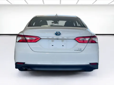 More photos of 2020 Toyota Camry LE at KarGenie, CA
