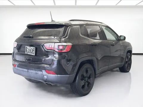 More photos of 2019 Jeep Compass Altitude at KarGenie, CA