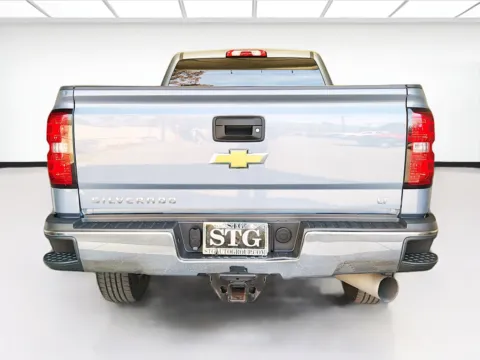 More photos of 2016 Chevrolet Silverado 2500HD LT at KarGenie, CA