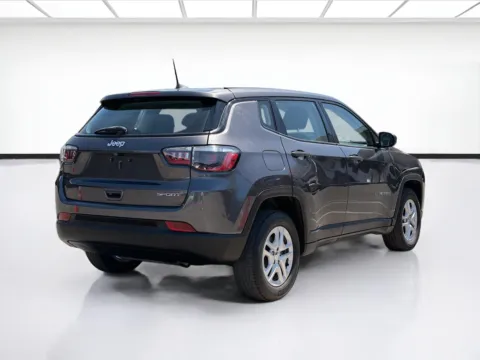 More photos of 2021 Jeep Compass Sport at KarGenie, CA