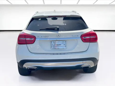 More photos of 2015 Mercedes-Benz GLA-Class GLA 250 at KarGenie, CA