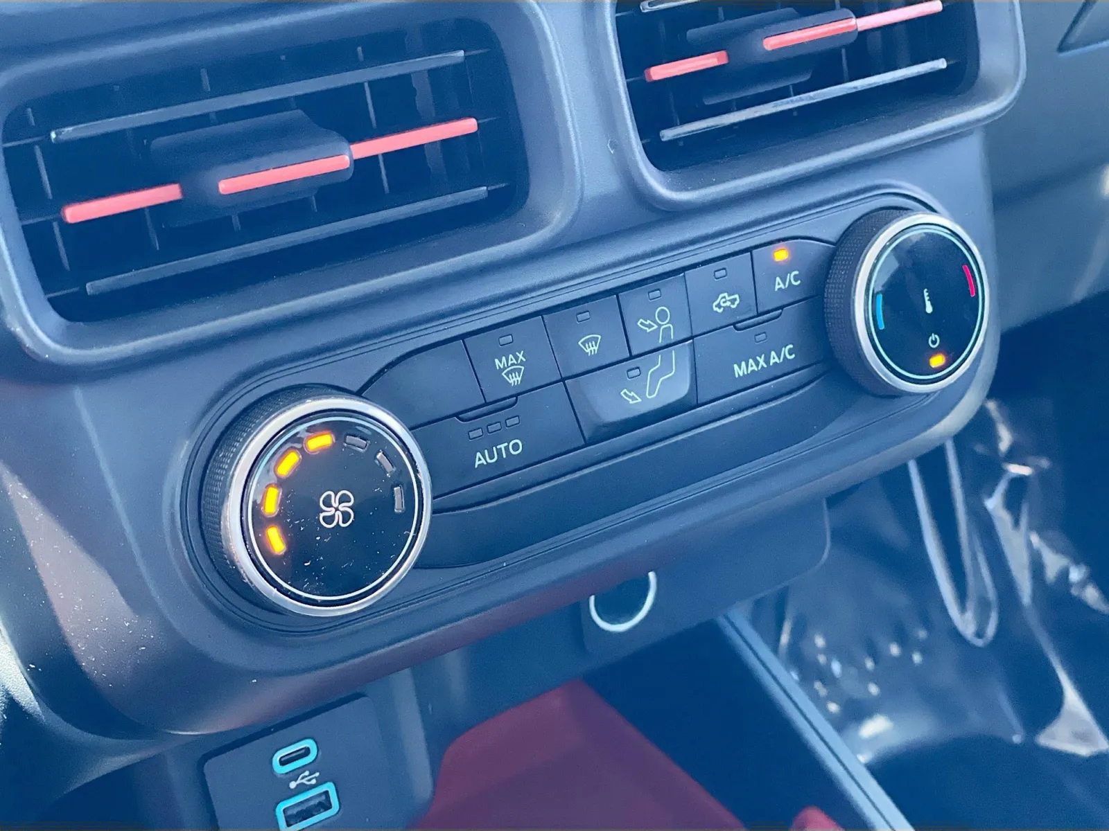 Ford Maverick photo 12