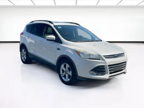 Another view of 2015 Ford Escape SE for sale in Fontana, CA at KarGenie