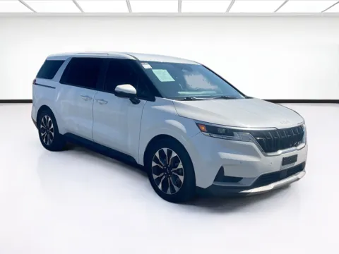 Another view of 2022 Kia Carnival EX for sale in Fontana, CA at KarGenie