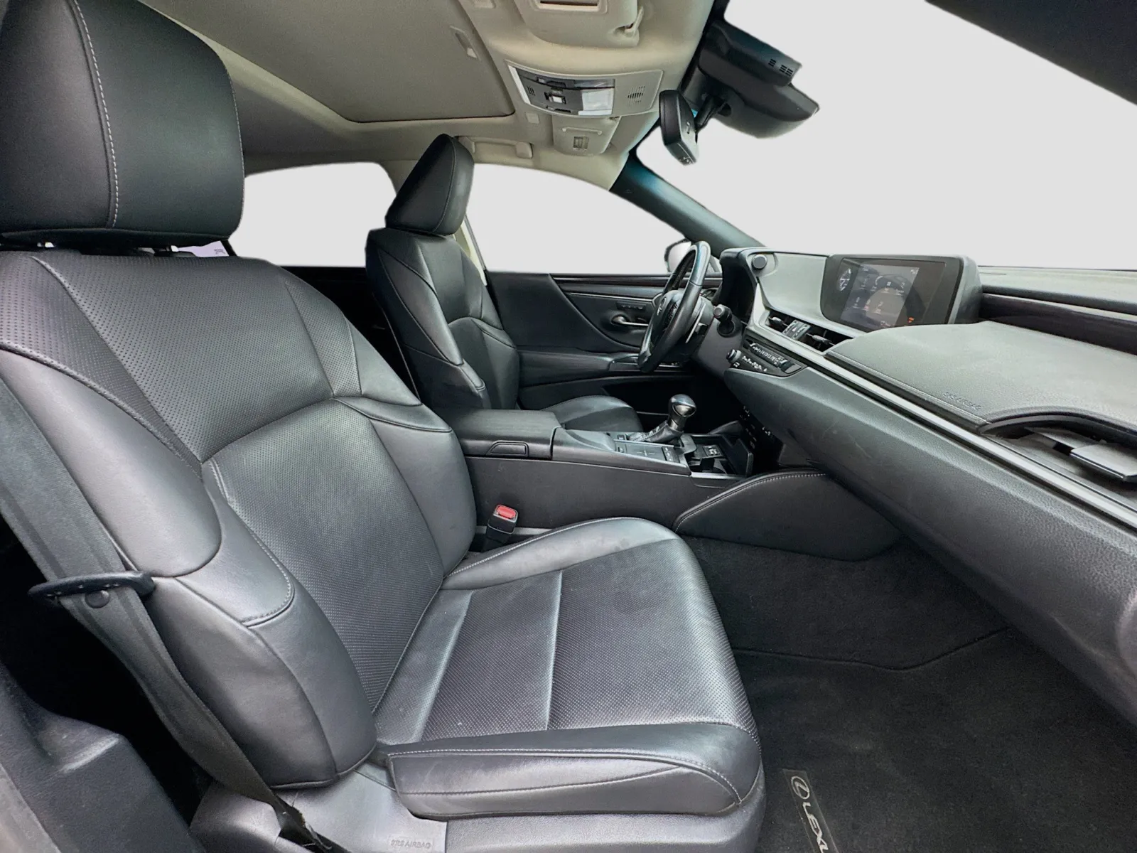 Lexus ES photo 20