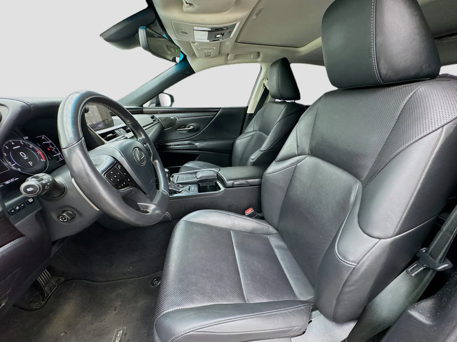 Lexus ES photo 13