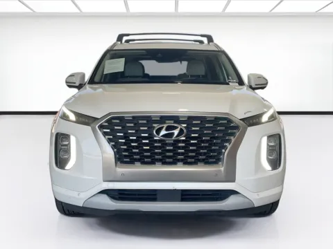 Photos of 2022 Hyundai Palisade Limited for sale in Fontana, CA at KarGenie