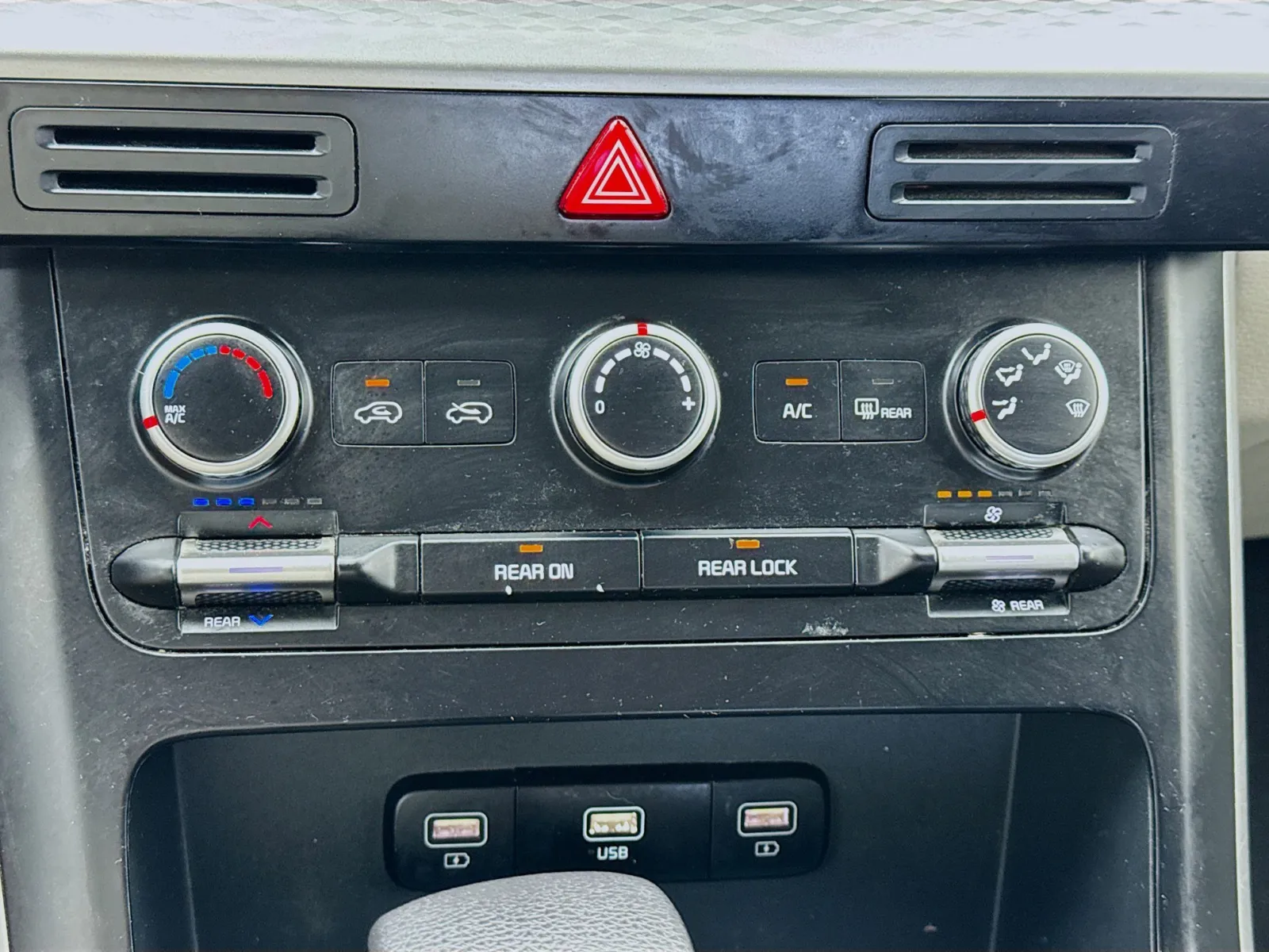 Kia Carnival photo 12