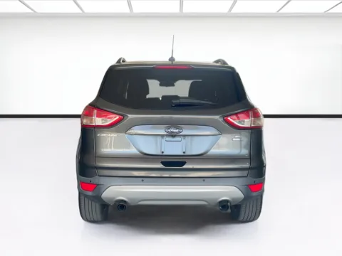 More photos of 2016 Ford Escape SE at KarGenie, CA