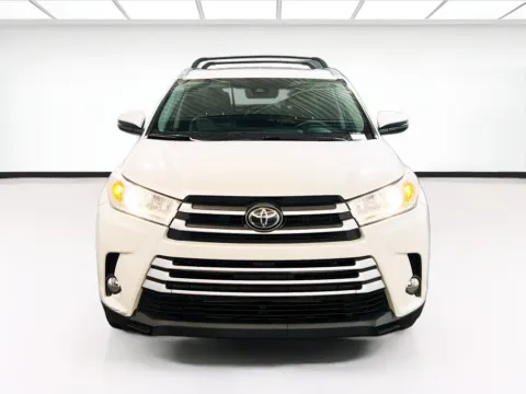Photos of 2019 Toyota Highlander XLE for sale in Fontana, CA at KarGenie
