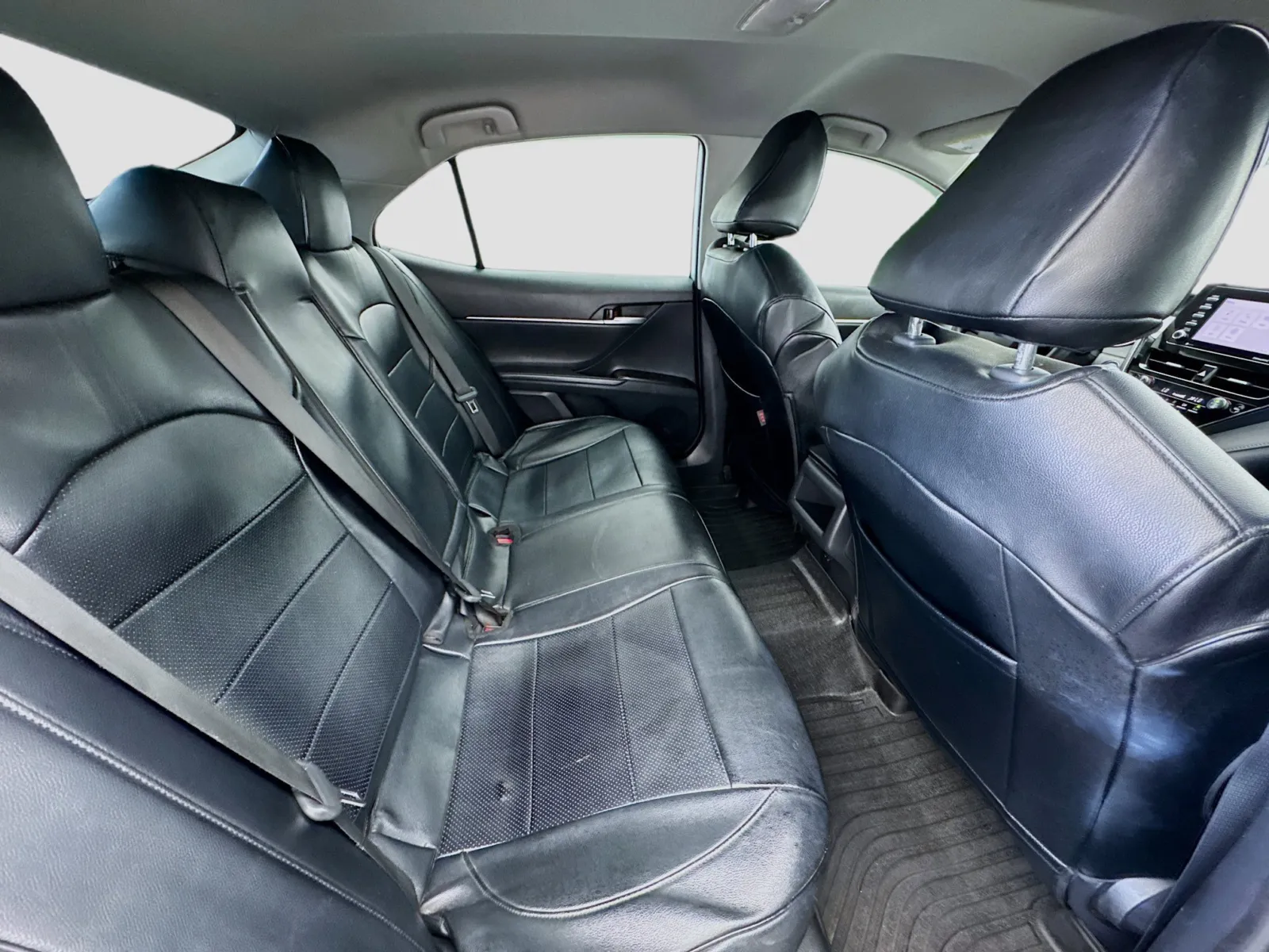 Toyota Camry photo 17