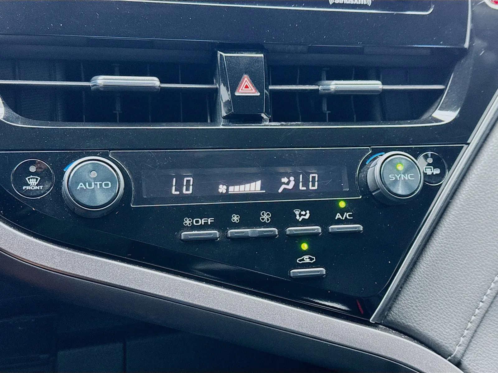 Toyota Camry photo 12