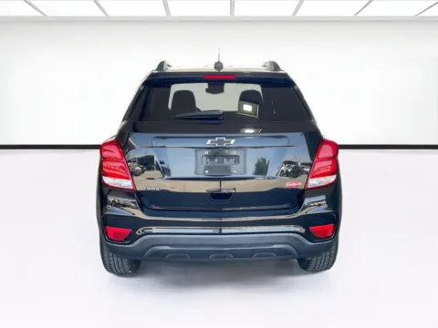 More photos of 2021 Chevrolet Trax LT at KarGenie, CA