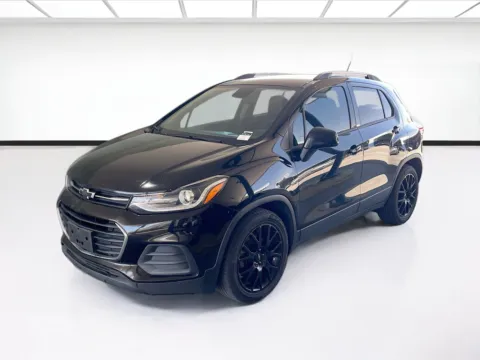 Black 2021 Chevrolet Trax LT for sale in Fontana, CA