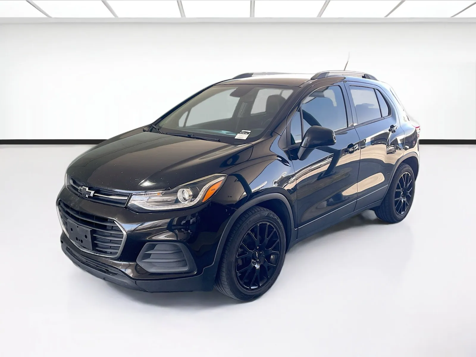 Black 2021 Chevrolet Trax LT for sale in Fontana, CA