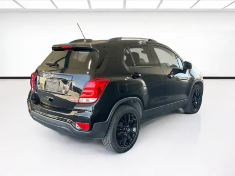 More photos of 2021 Chevrolet Trax LT at KarGenie, CA