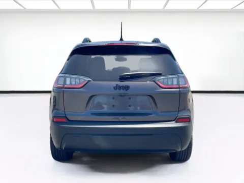 More photos of 2021 Jeep Cherokee Latitude Plus at KarGenie, CA