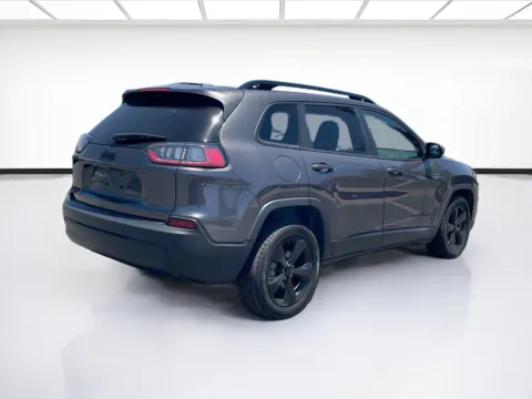 More photos of 2021 Jeep Cherokee Latitude Plus at KarGenie, CA