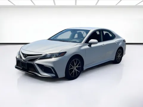 White 2023 Toyota Camry SE for sale in Fontana, CA