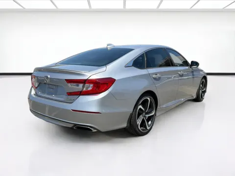 More photos of 2020 Honda Accord Sedan Sport at KarGenie, CA