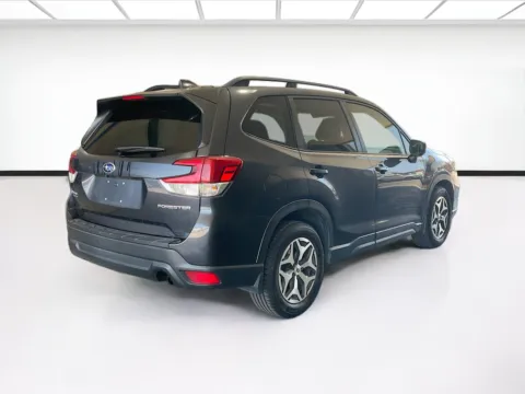 More photos of 2019 Subaru Forester Premium at KarGenie, CA