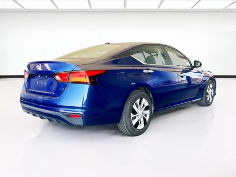 More photos of 2020 Nissan Altima 2.5 S at KarGenie, CA