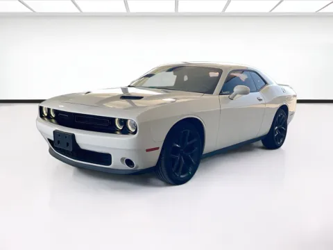 White 2019 Dodge Challenger SXT for sale in Fontana, CA