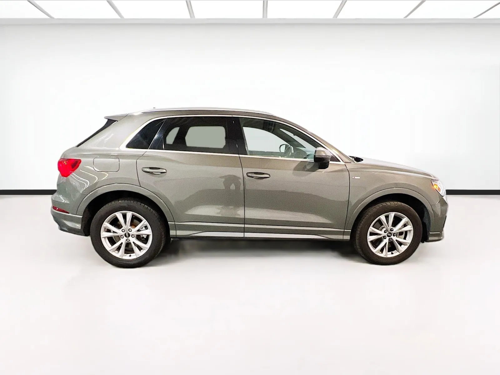 2023 Audi Q3 S Line Premium - Photo 24