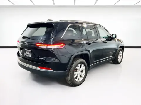More photos of 2024 Jeep Grand Cherokee Limited at KarGenie, CA