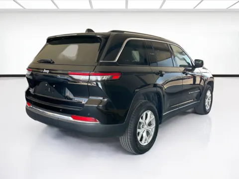 More photos of 2024 Jeep Grand Cherokee Limited at KarGenie, CA