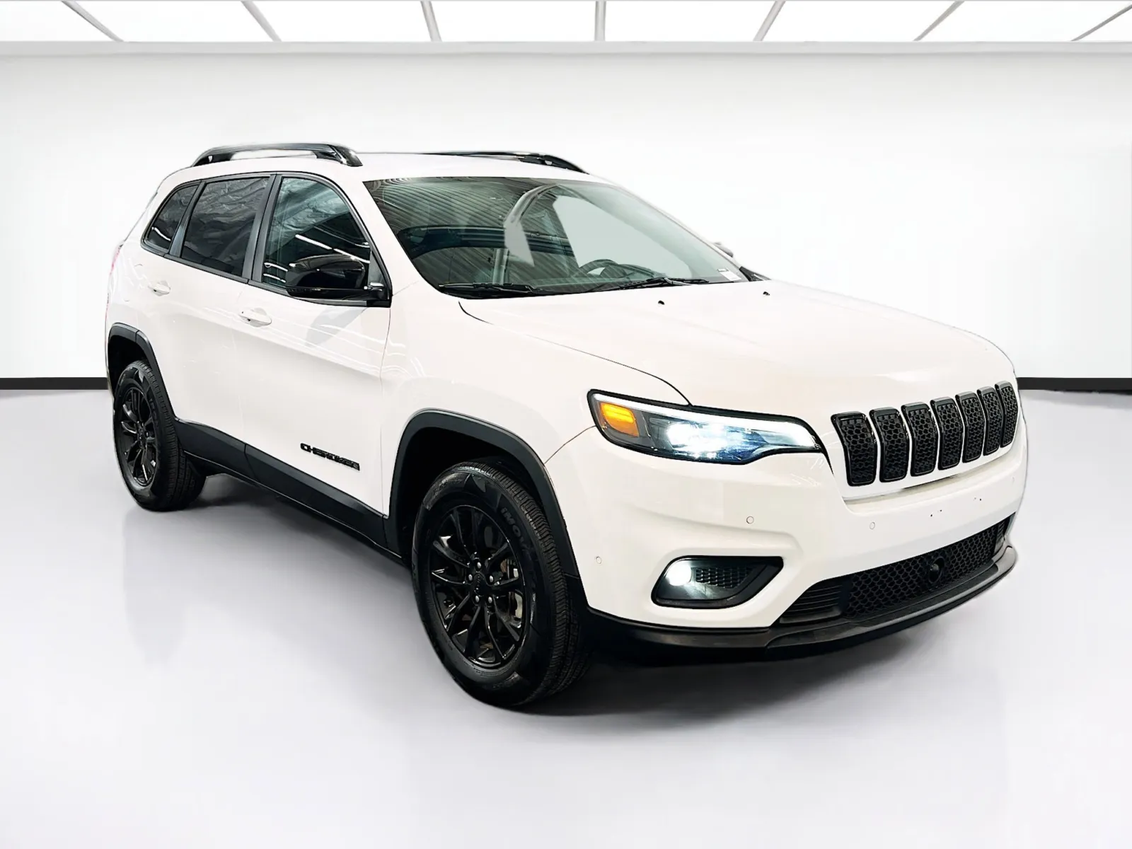 Jeep Cherokee photo 3