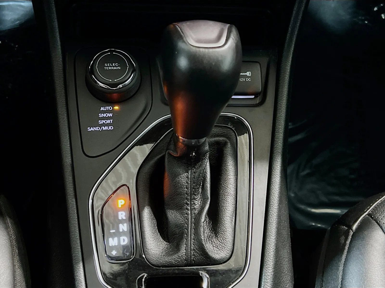Jeep Cherokee photo 13